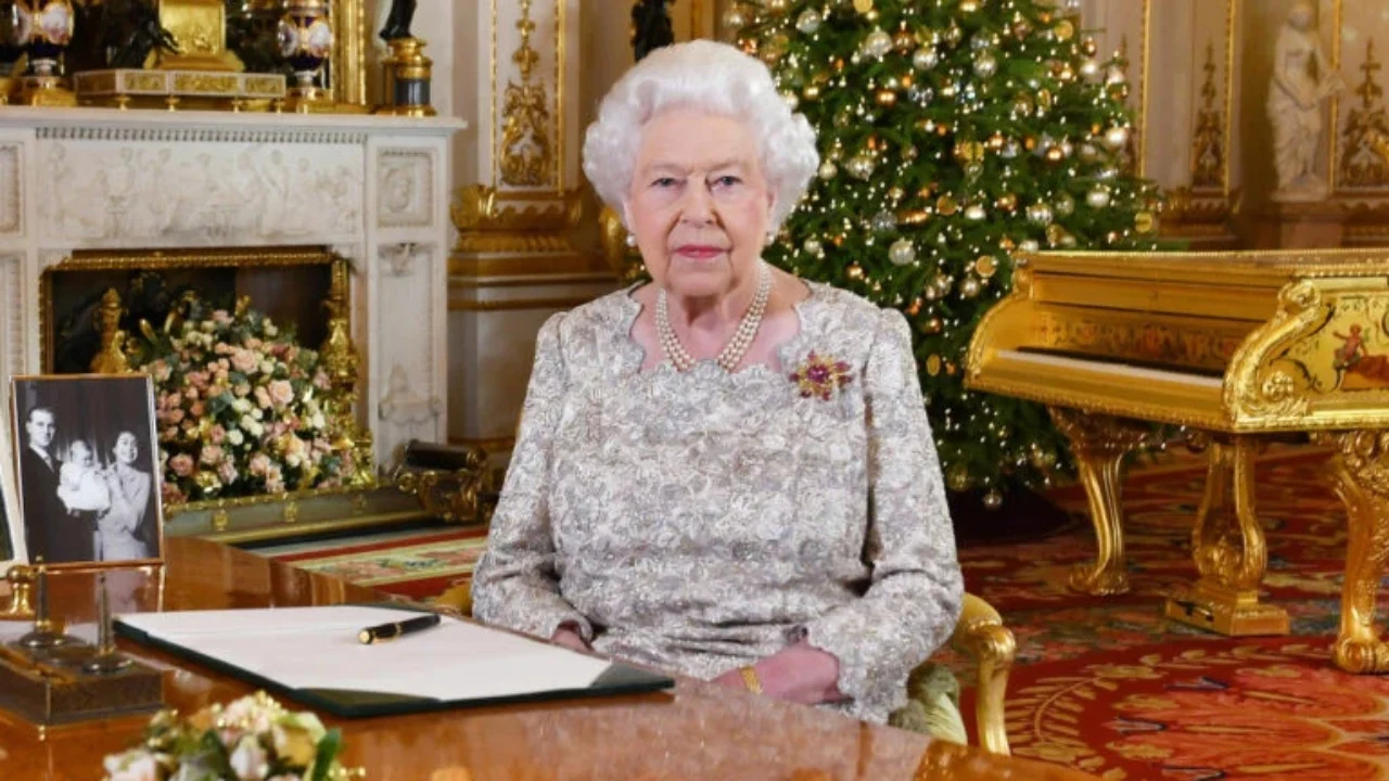 Zbulohet shënimi i fundit i Mbretëreshës Elizabeth! Çfarë shkroi dy ditë para vdekjes monarkia britanike?