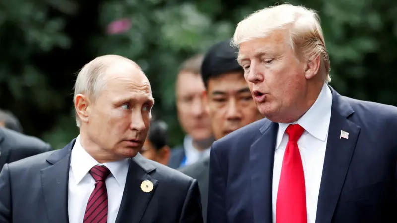 Trump, bisedë telefonike me Zelenskyn dhe udhëheqësit evropianë përpara samitit me Putinin