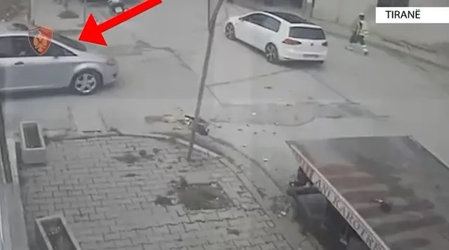 Të shtënat në Kombinat/ Arrestohen dy persona. Momenti kur i riu zbret nga makina me armë në dorë (VIDEO)