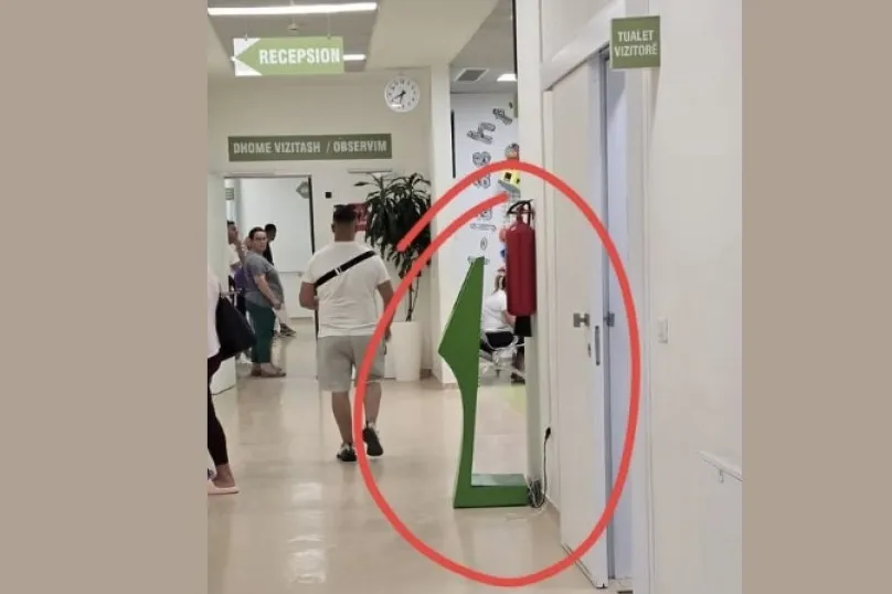 Denoncimi i gazetarit: Urgjenca Pediatrike në QSUT është kthyer si sportel banke