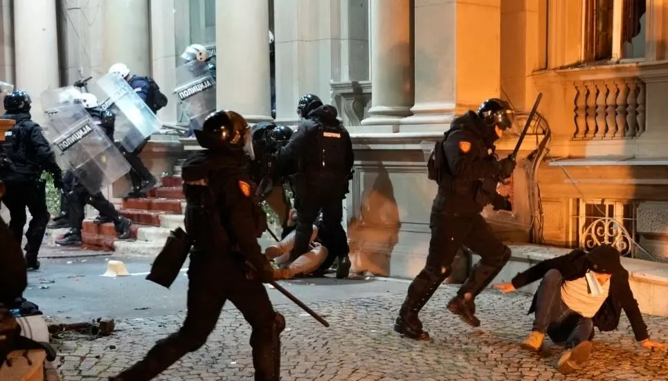 “Serbia në prag të luftës civile”