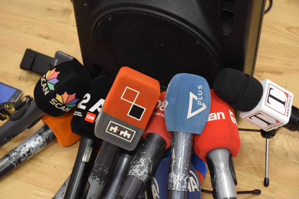 Influencerët e Instagram-it dhe TikTok-erët “bllokojnë” televizionet, bien të ardhurat!