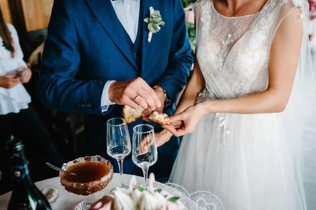 Martesat në rënie historike, rriten divorcet në Shqipëri! Një rekord prej 1/3 çiftesh po ndahen