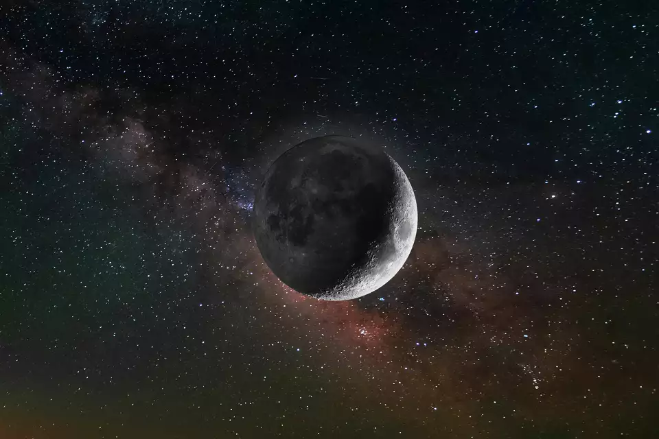 Çfarë është Hëna e zezë? Fenomeni i rrallë qiellor