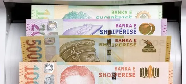Rama premtoi heqjen e parasë “cash”/ Sa realiste është një ekonomi digjitale?