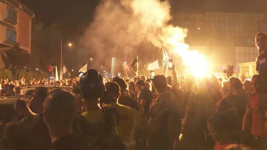 Digjet Novi Sadi, protestuesit kërkojnë “kokën” e Vuçiçit