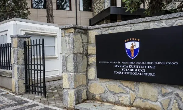 Çoi vendin drejt zgjedhjeve, Kushtetuesja: Dekreti i Osmanit s’ka efekt juridik, Kuvendi ka 34 ditë për zgjedhjen e presidentit