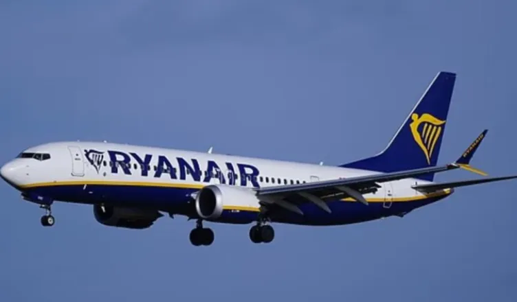 Panik në ajër nga turbulencat e forta/ Plagosen dy anëtar të ekuipazhit