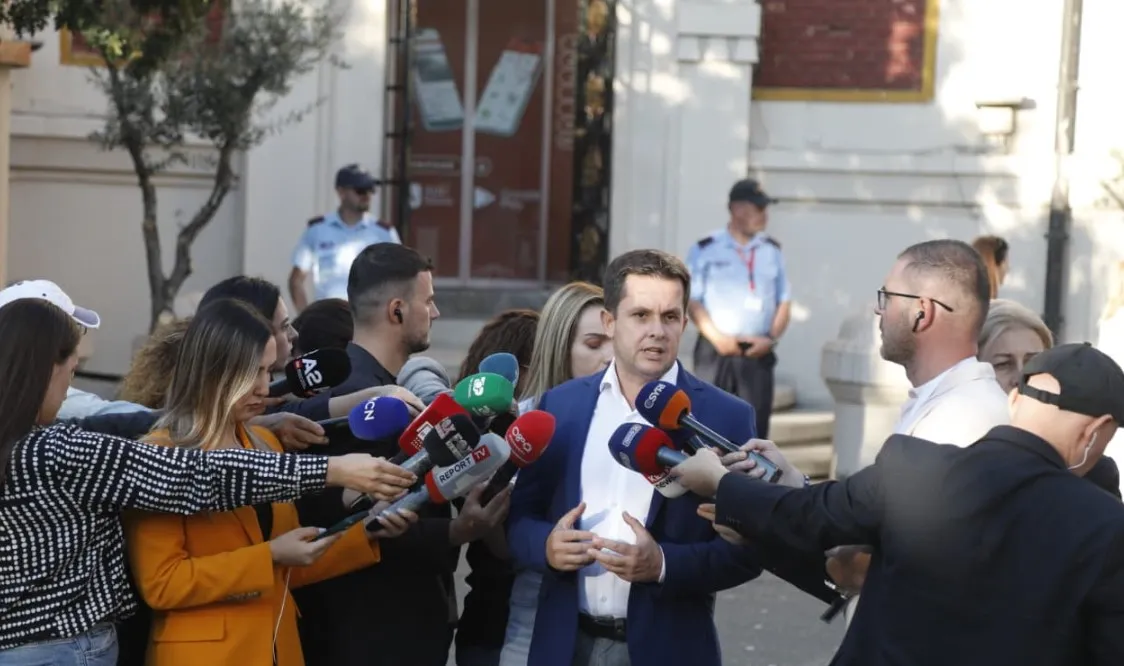 Alimehmeti pas shkarkimit të Veliajt: Po paguan për dëmet që i ka bërë Tiranës