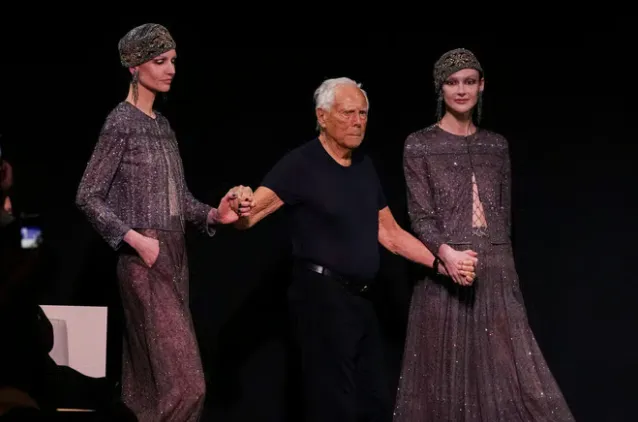 I jepet sot lamtumira e fundit Giorgio Armani-t, ikona e modës varroset në fshatin e tij të lindjes