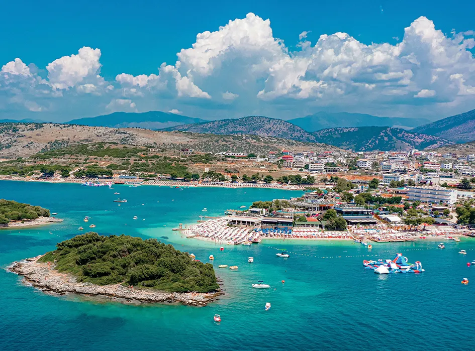 Verë zhgënjyese, Shqipërinë po e vizitojnë gjithnjë e më shumë turistë “kopracë”
