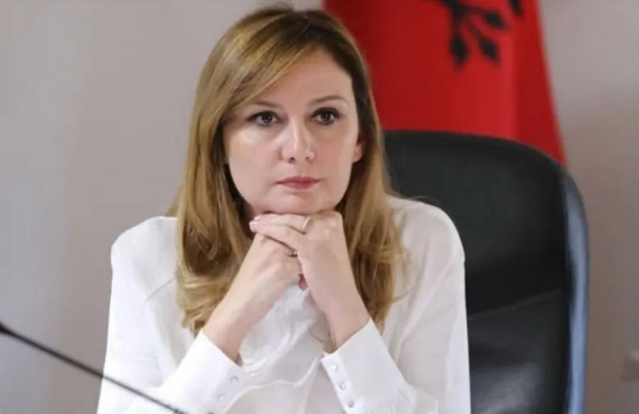 “Shqipëria po plaket para se të zhvillohet”- Tabaku ngre alarmin për rënien e numrit të nxënësve: Kriza e një kombi!
