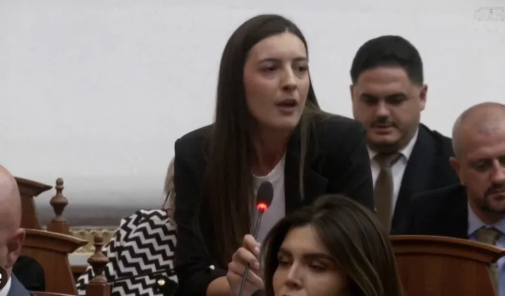 Zegjine Çaushi flet për herë të parë si deputete dhe paralajmëron opozitën: Do përfundoni si…