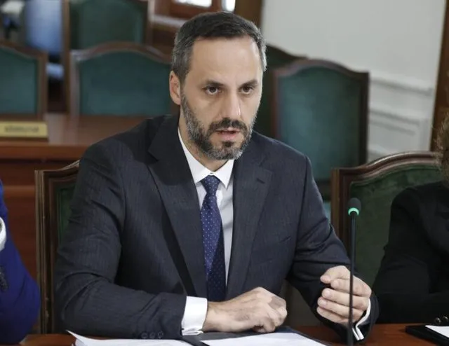 Kryeministri Rama “fanatik” i burgut, ministri i Drejtësisë: Është e padrejtë! Burgu, mjeti i fundit për shkeljet