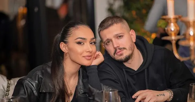Ndahet Elgit Doda dhe Klea Huta? Kush është vajza nga Lushnja që i ka rrëmbyer zemrën këngëtarit