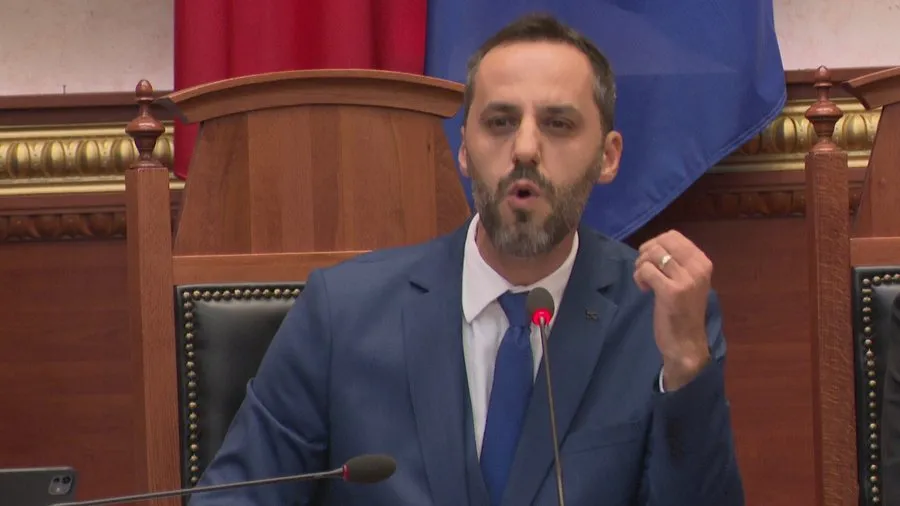 Vrasja e Astrit Kalasë/ PD kërkon dorëheqjen e ministres së Brendshme, Lamallari: Fajin e keni ju!