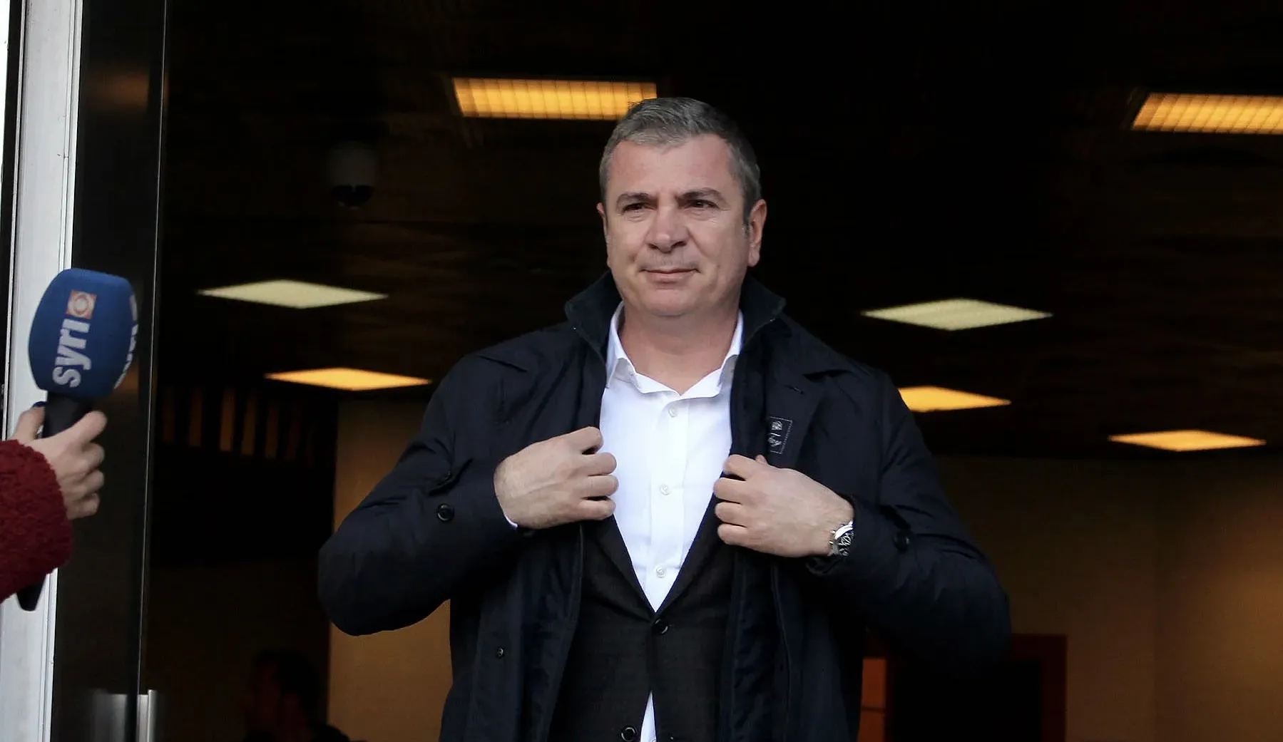 Skandal/ AKSHI i jep tenderin 2 mln euro vëllait të Damian Gjiknurit