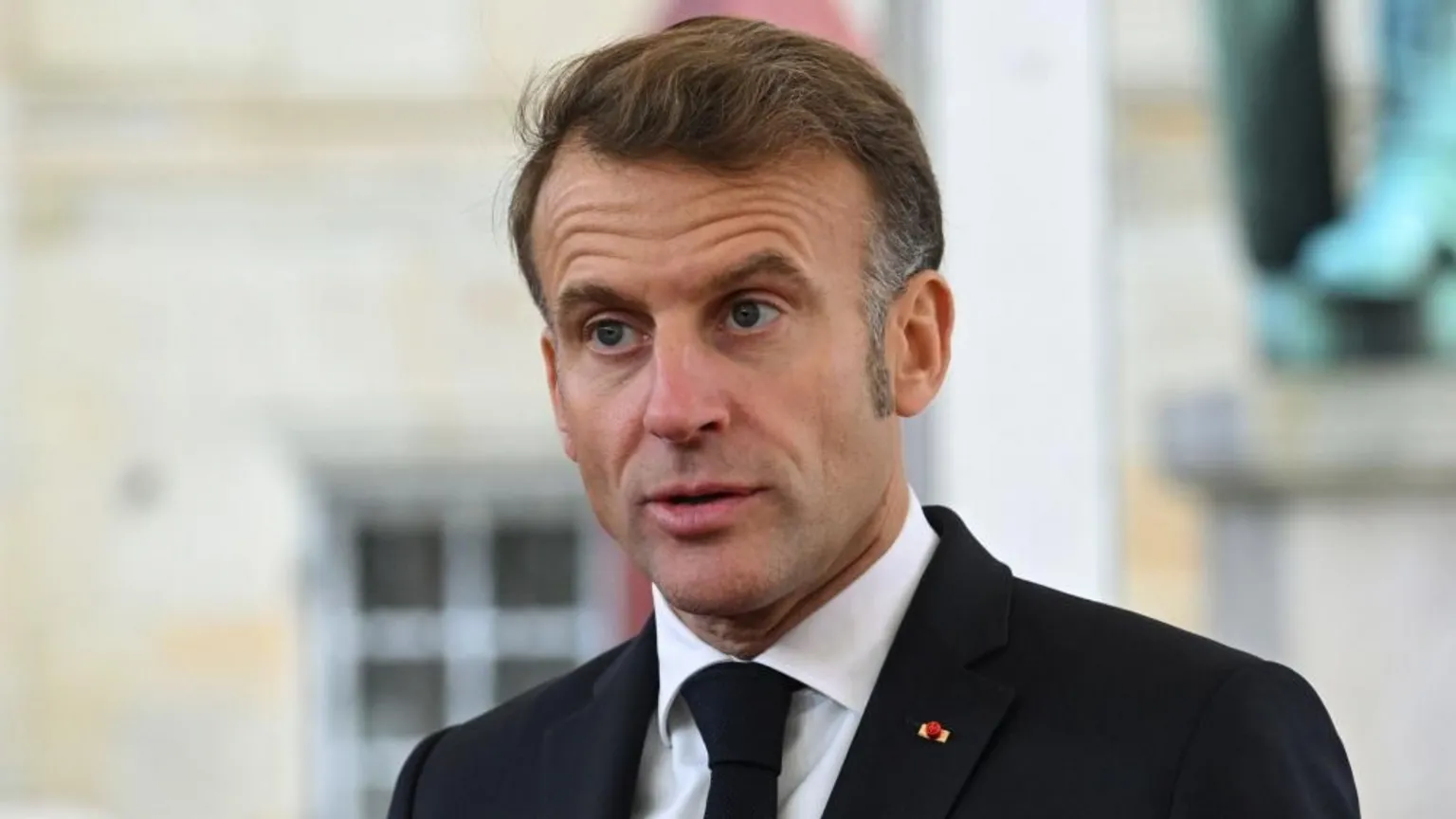 Ish-kryeministri i parë i Macron: Presidenti duhet të japë dorëheqjen dhe të thërrasë zgjedhjet