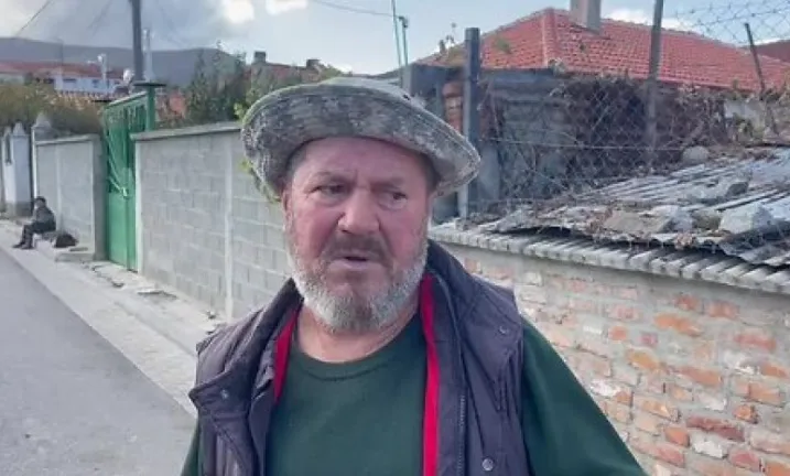 Zjarri ku ndërruan jetë nënë e bir, komshinjtë: Jetonin në kushte të vështira, vajza u hodh nga dritarja