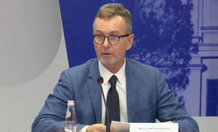 Ambasadori i BE: Verifikoni saktë pasurinë e politikanëve!