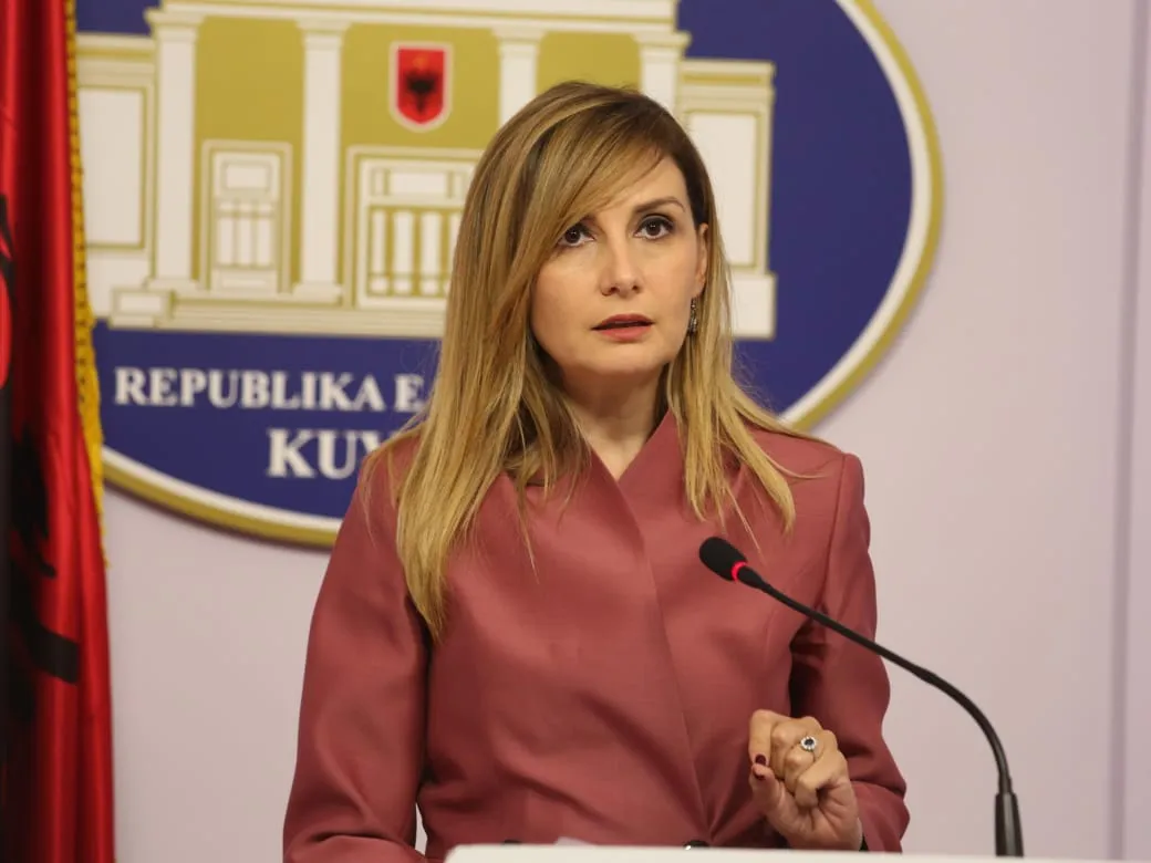 “Shqiptarët nuk e mbyllin dot muajin”/ Tabaku akuzon qeverinë për favorizim të oligarkëve
