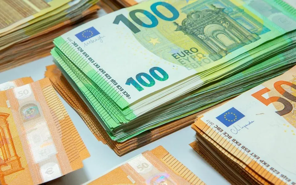 Zhvlerësimi i Euros e ka ulur vlerën e depozitave me 91 miliardë lekë në dy vitet e fundit