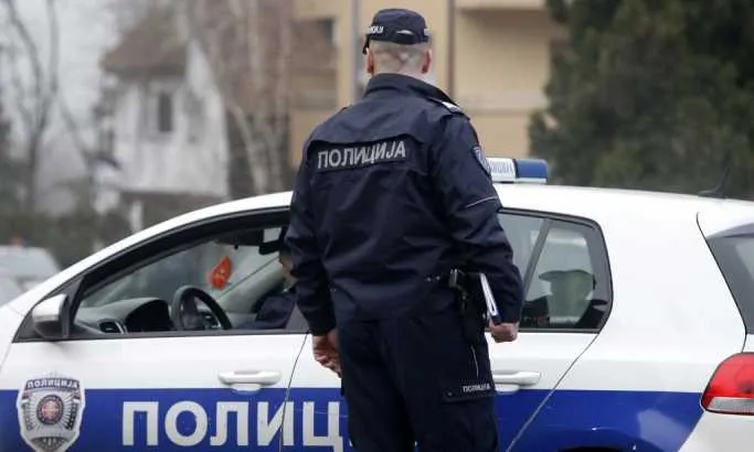 Para ndeshjes Serbi-Shqipëri, policia serbe arreston shqiptarin. Në furgon iu gjet çanta me…