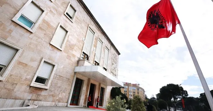 Lëvizje në qeveri, ndryshime te Financa dhe ministria e Jashtme