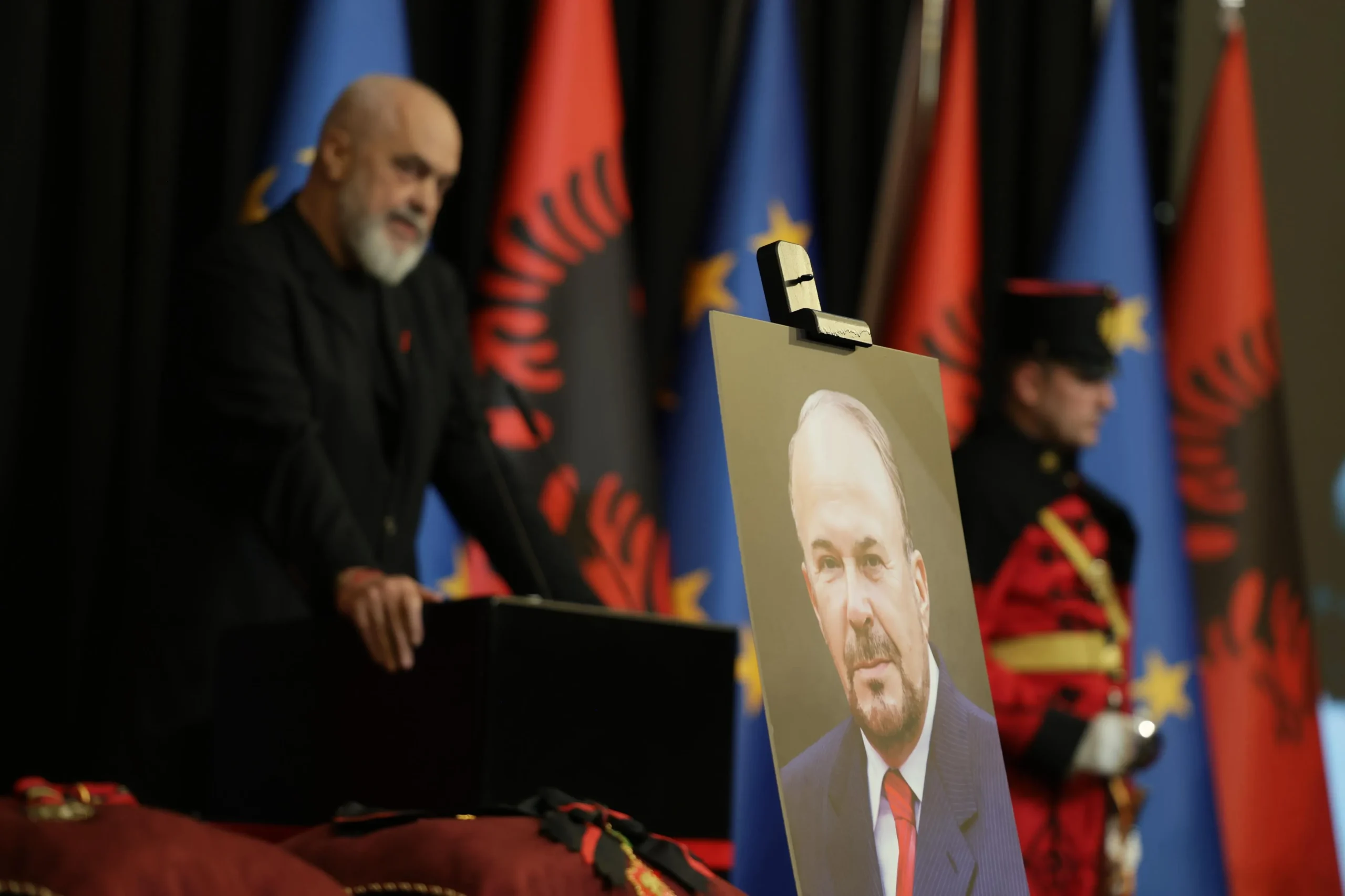 Edi Rama e preu në besë për herë të fundit Fatos Nanon