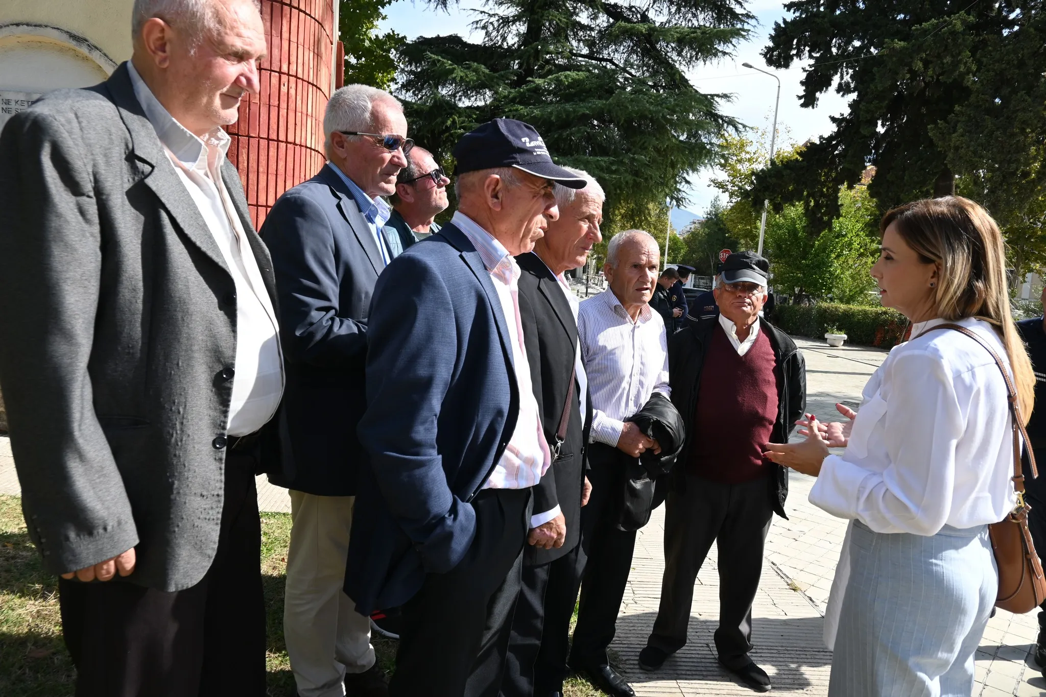 Jorida Tabaku i çon Niko Peleshit draftin për “Statusin e Minatorit”: 3% shtesë pensioni për çdo vit pune