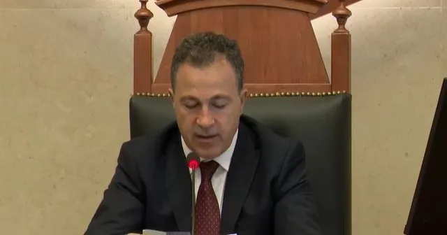 “Zoti Balluku”/ Peleshi ngatërron Këlliçin, demokrati: E keni mendjen te Palloshi, s’keni faj!