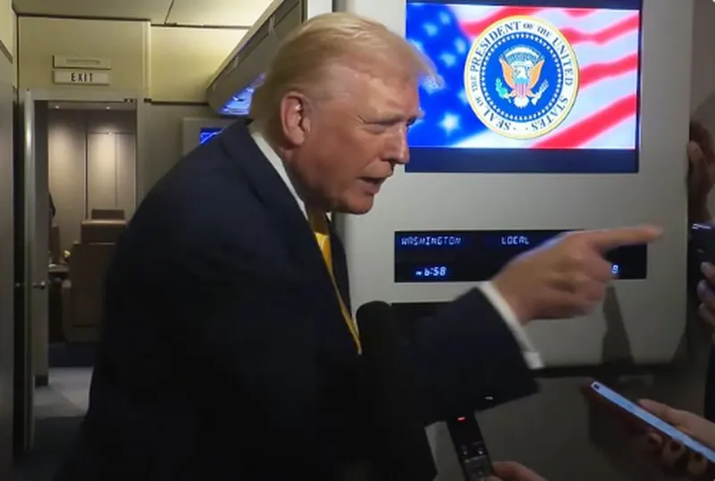 “Rri urtë derrkuce”, Trump humb kontrollin dhe ofendon gazetaren e Bloomberg (video)