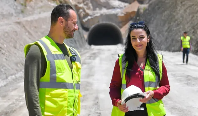 “Në darkë o zemër!”- Zbardhen përgjimet mes Belinda Ballukut dhe Ervis Berberit: Po futem në garazh, hajde lart më mirë