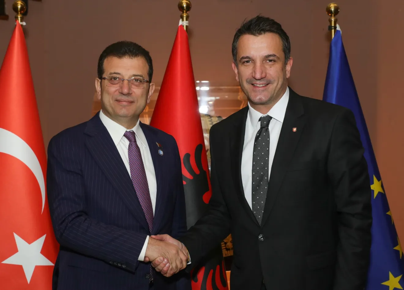 Veliaj, karshillëk të hapur Ramës. Publikon letrën që ka marrë nga “armiku” i Erdogan