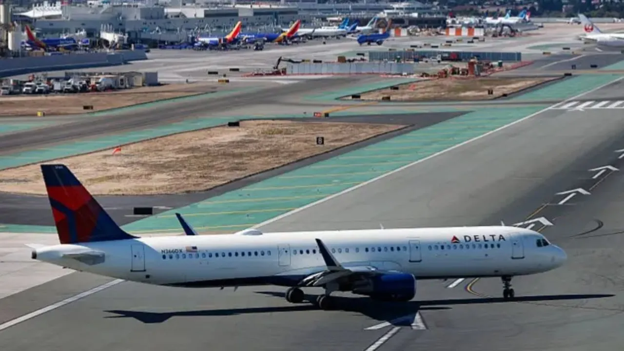 Kolaps në aeroportet e Amerikës/ Mbi 2 mijë fluturime të anuluara ose me vonesa