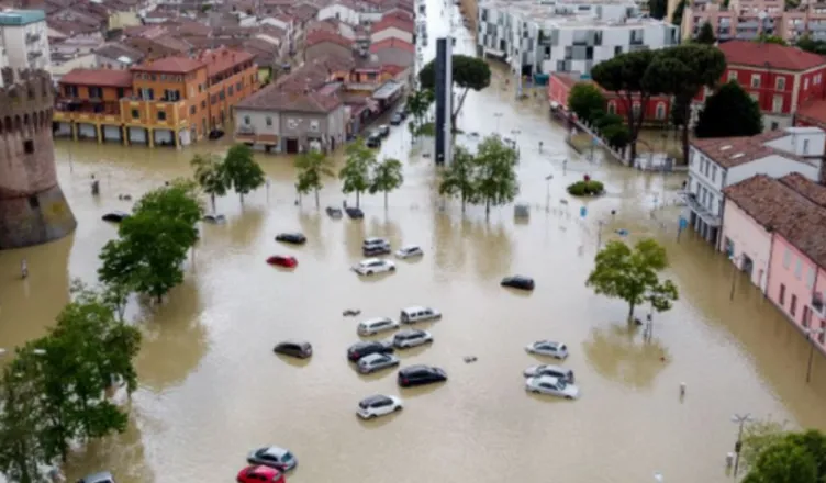 Moti i keq në Itali, zhduken dy persona, shemben disa banesa