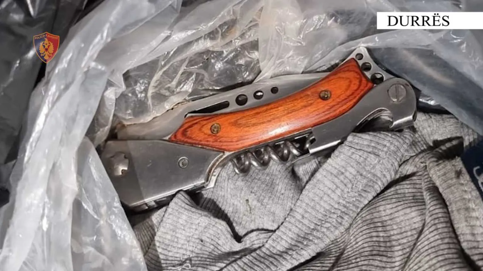 Plagosi bashkëmoshatarin me thikë në Durrës, 14-vjeçari: U zumë në TikTok, doja ta trembja