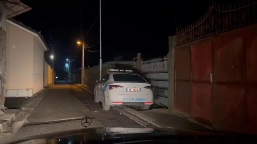 Të shtëna me armë brenda banesës në Elbasan