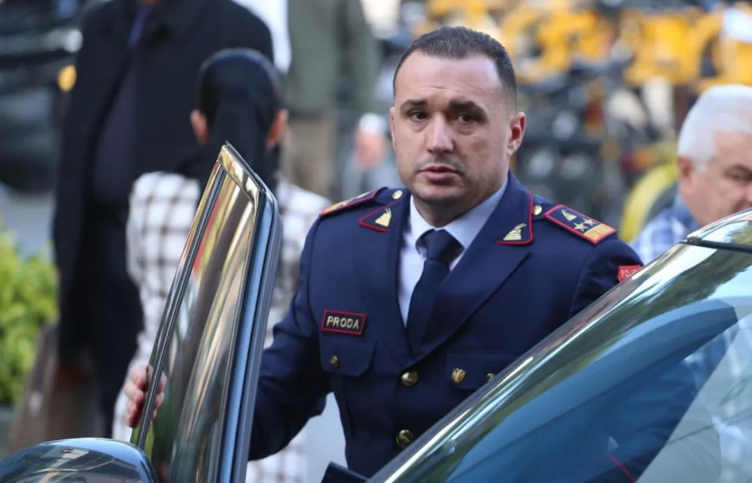 “Narkokomisari Ilir Proda të shkarkohet”, Blushi: Vegël e bandave, ka emëruar në polici ushtarë të krimit, dekonspiron aksionet policore