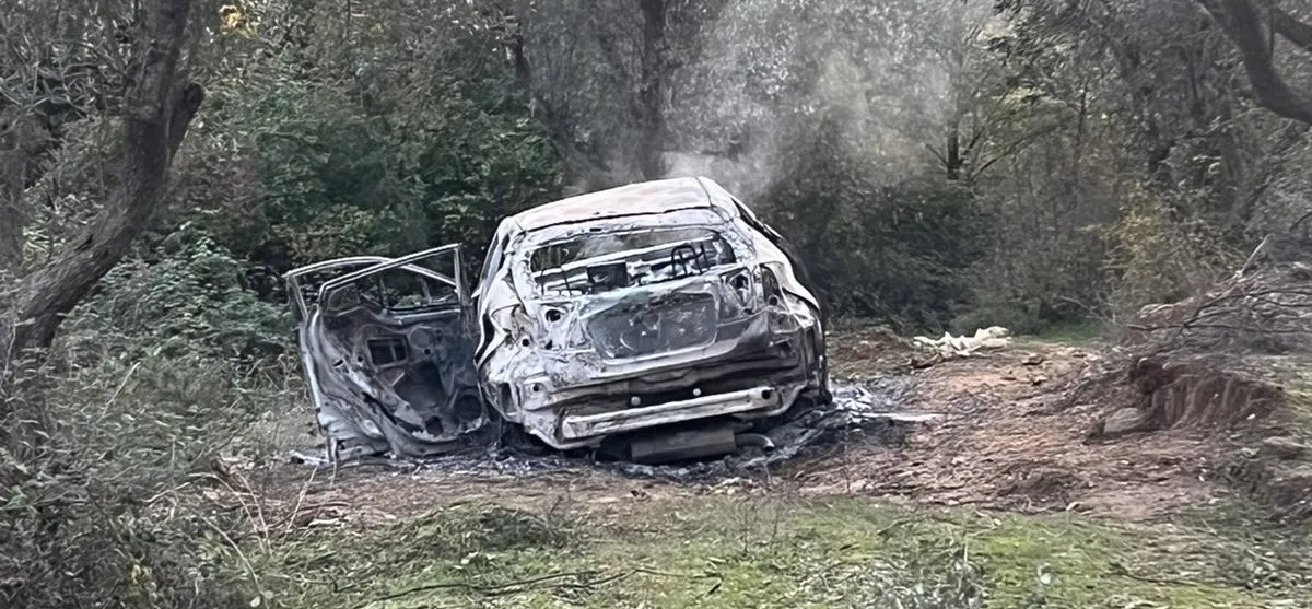 Atentati në Rinas/ Pamje nga makina e djegur e autorëve, çfarë mbeti pas