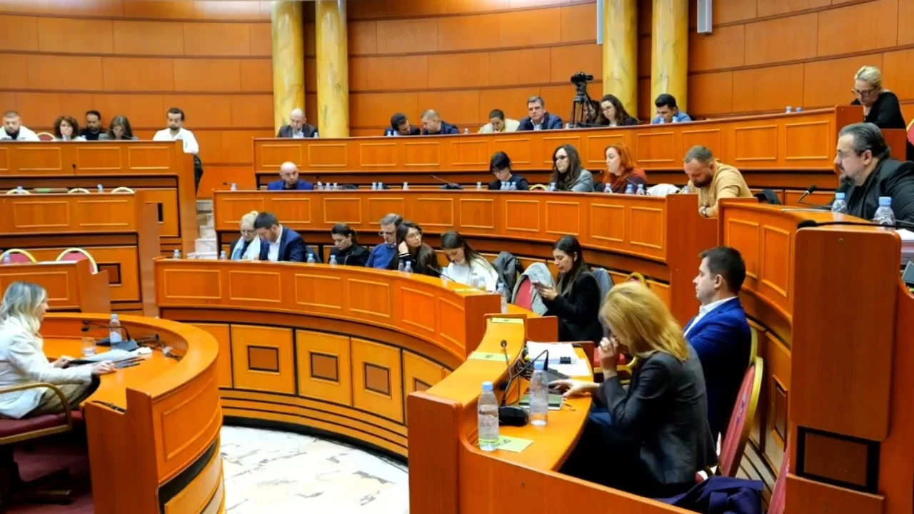 Pa Veliajn në sallë, Këshilli Bashkiak voton buxhetin e Tiranës për 2026