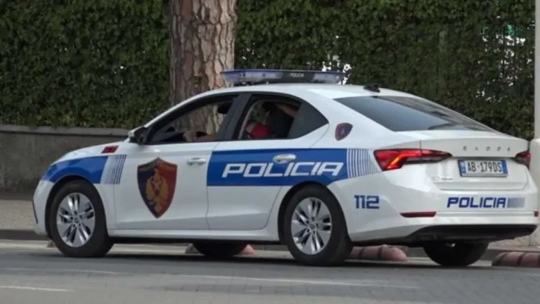Pronarët e dyqanit marrin peng dhe dhunojnë klienten në Tiranë, detajet