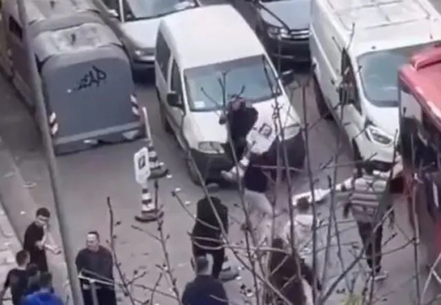 E rëndë në Sarandë/ Plas thika në shkollë, 13-vjeçari plagos të miturin