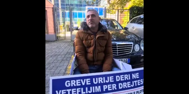 Video e rëndë/ Protestoi para SPAK se po i zaptonin pronën. Dhunohet barbarisht Rexhep Ademi