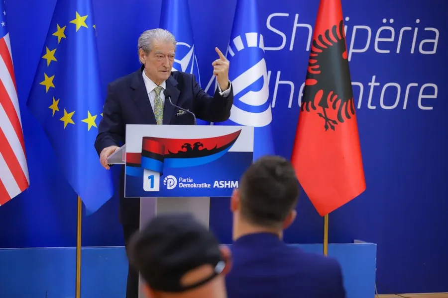 “Agasi i arratisur prej 3 javësh”, Berisha për aksionin e SPAK te AKSHI: Karçanaj krymafioze, Lubia-bis