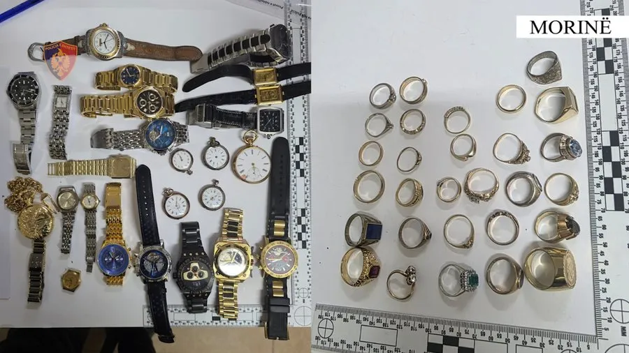 Kontrabandoi bizhuteri floriri dhe ora dore me vlerë 50 mijë euro, arrestohet 33-vjeçari në Morinë