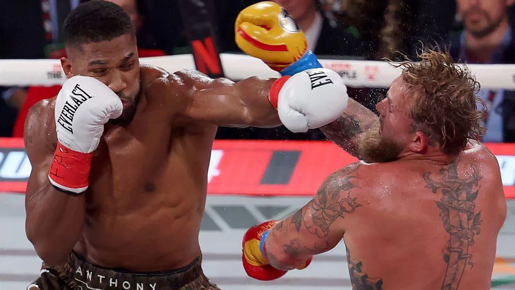 Aksidentohet me makinë boksieri britanik Anthony Joshua, raportohet për dy viktima