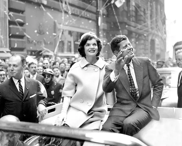 Vdes mbesa e ish-Presidentit të SHBA-së John F Kennedy, në moshën 35-vjeçare