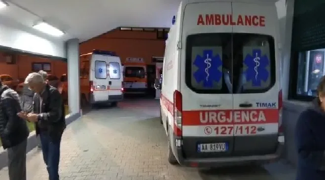 U godit me thikë gjatë sherrit në rrjetet sociale, humb jetën 15-vjeçari në Durrës
