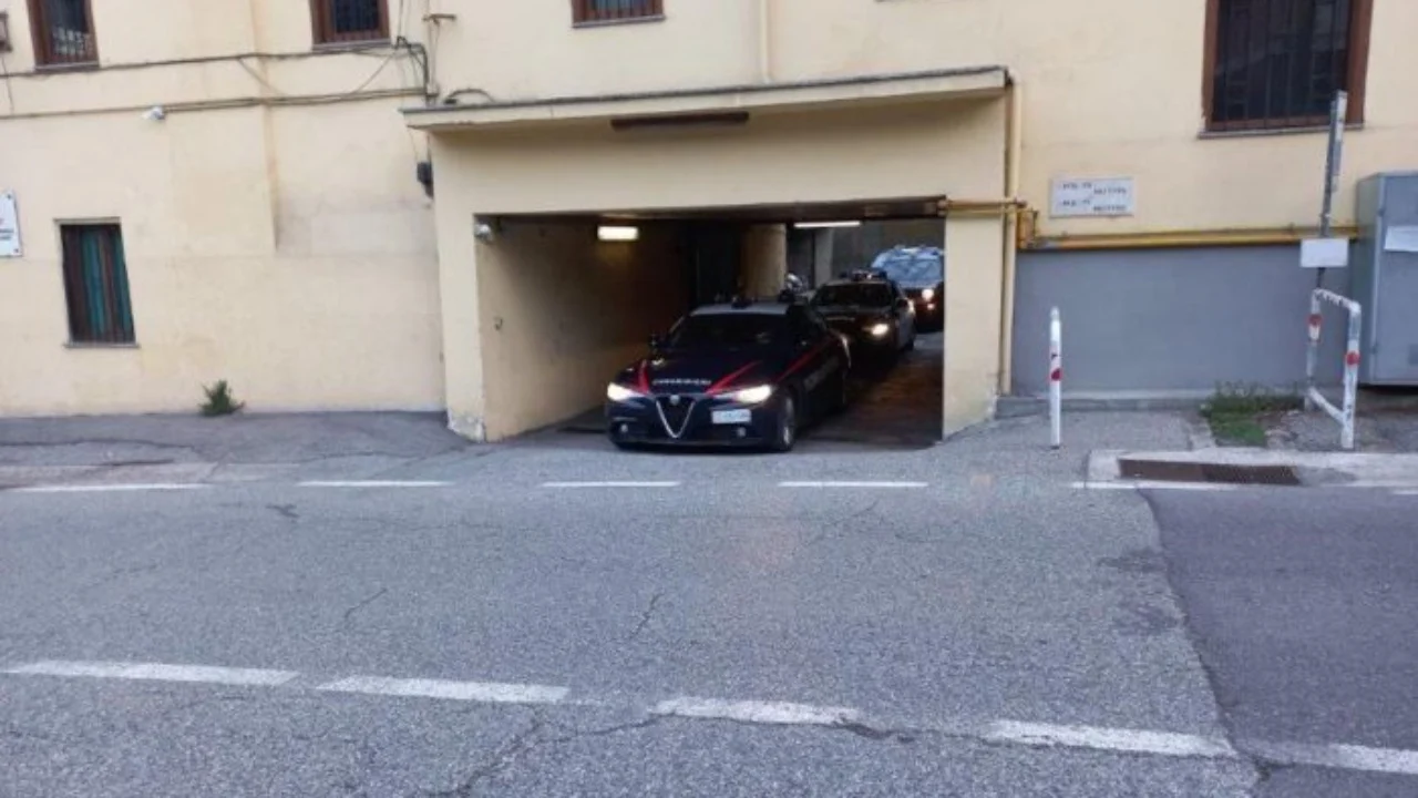 U fut për të grabitur në një shtëpi në Itali, shqiptari dhunohet rëndë nga banorët